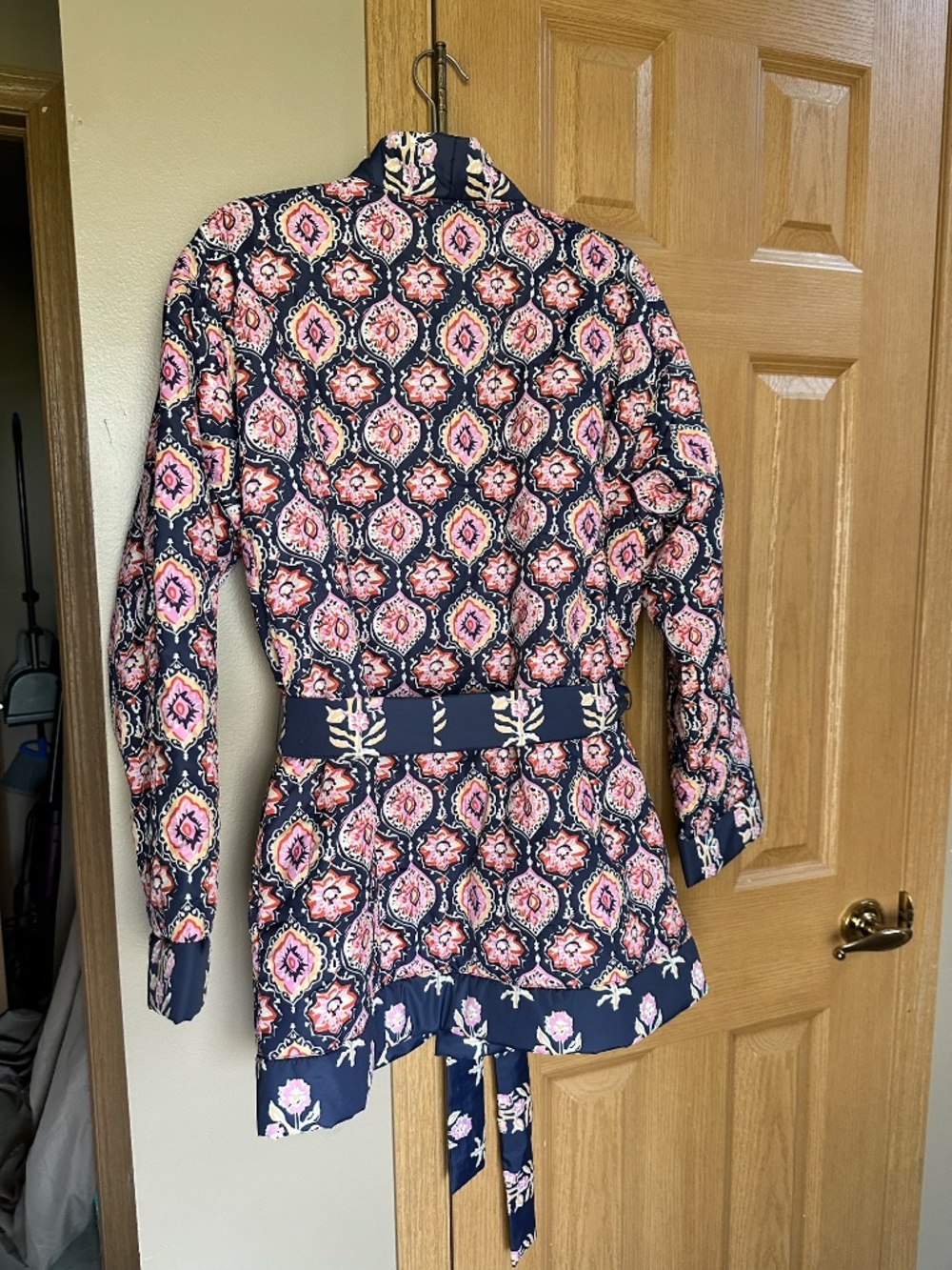 NWT VENUS Quilted Jacket with Belt - Picture 10 of 16